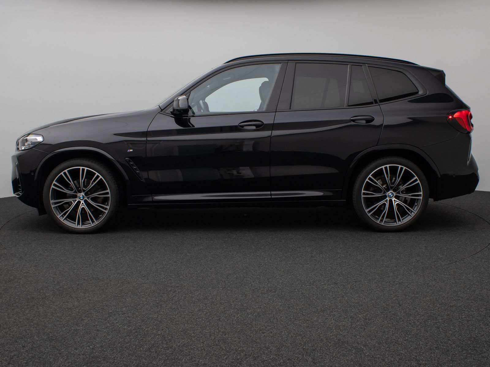 Fahrzeugabbildung BMW X3 xD20i M Sport Panorama 360°DAB Komfort 21Zoll