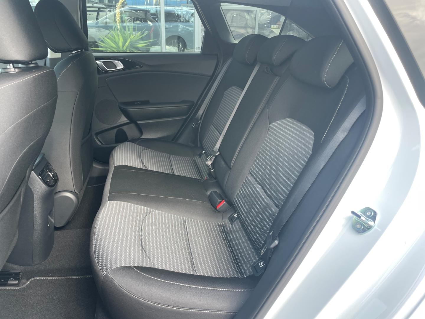 Kia Ceed_sw Ultimate Edition AppleCarPlay P8 P9
