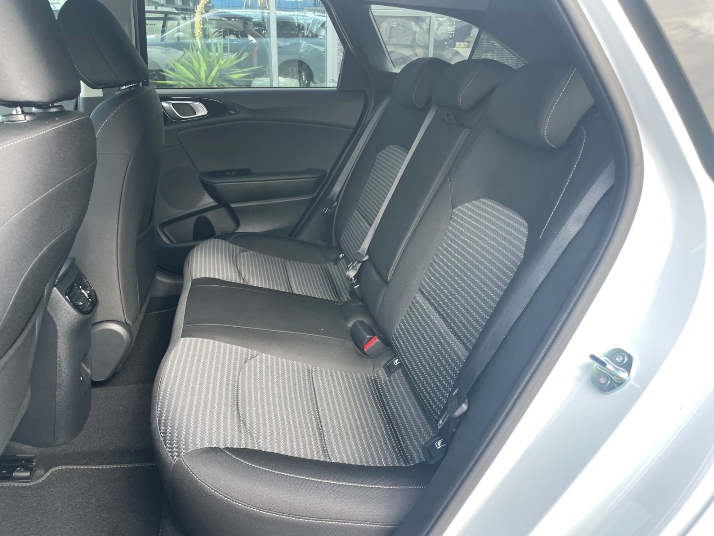 Fahrzeugabbildung Kia Ceed_sw Ultimate Edition AppleCarPlay P8 P9