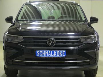 Volkswagen Tiguan - 1