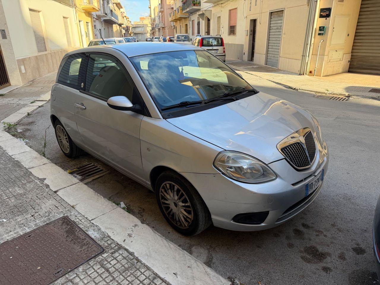 Lancia Ypsilon