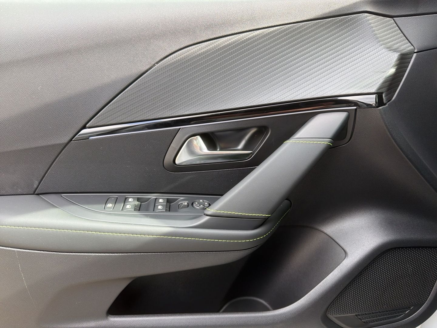Peugeot e-208 - Bild 13