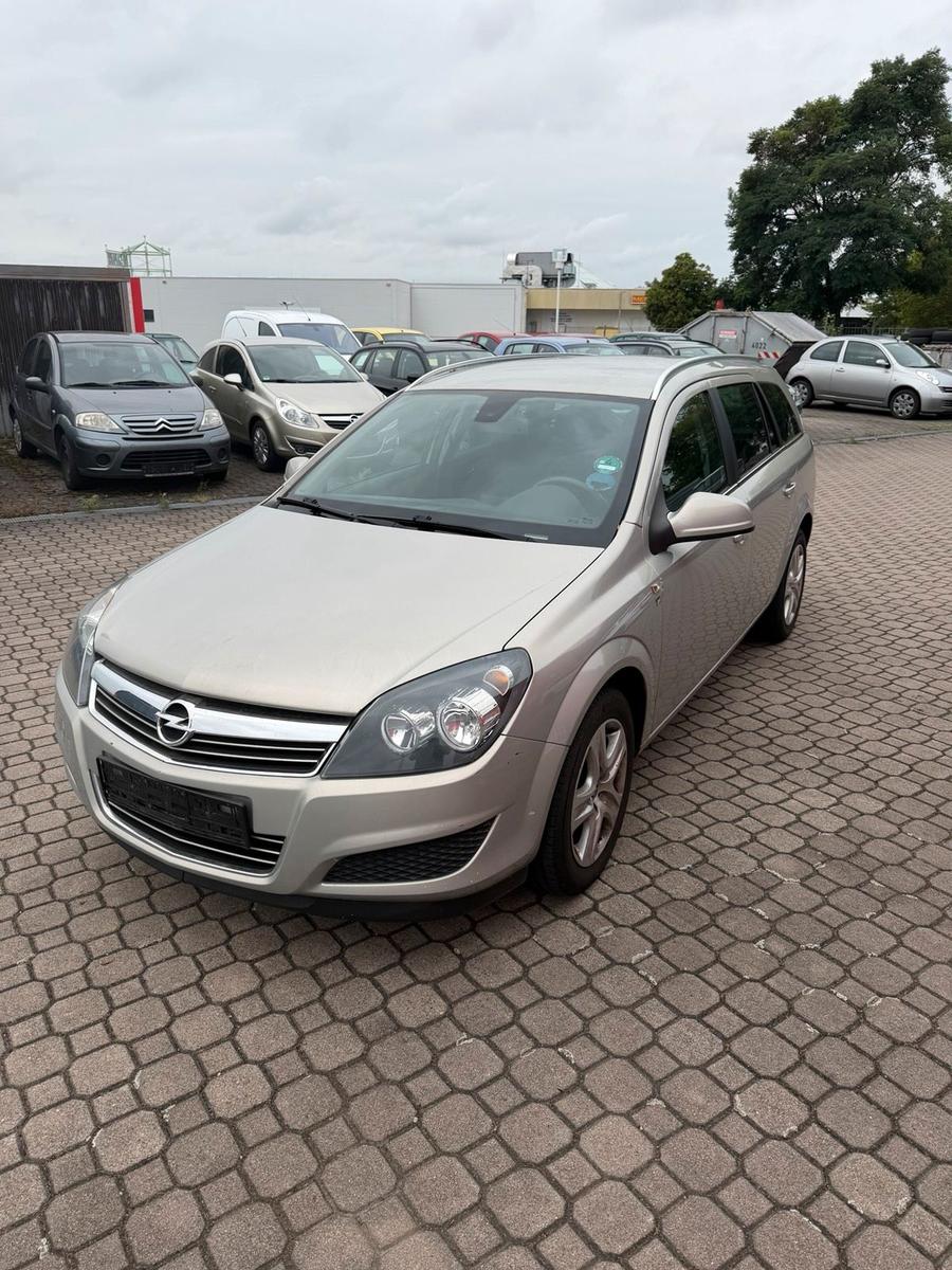 Opel Astra, 2010