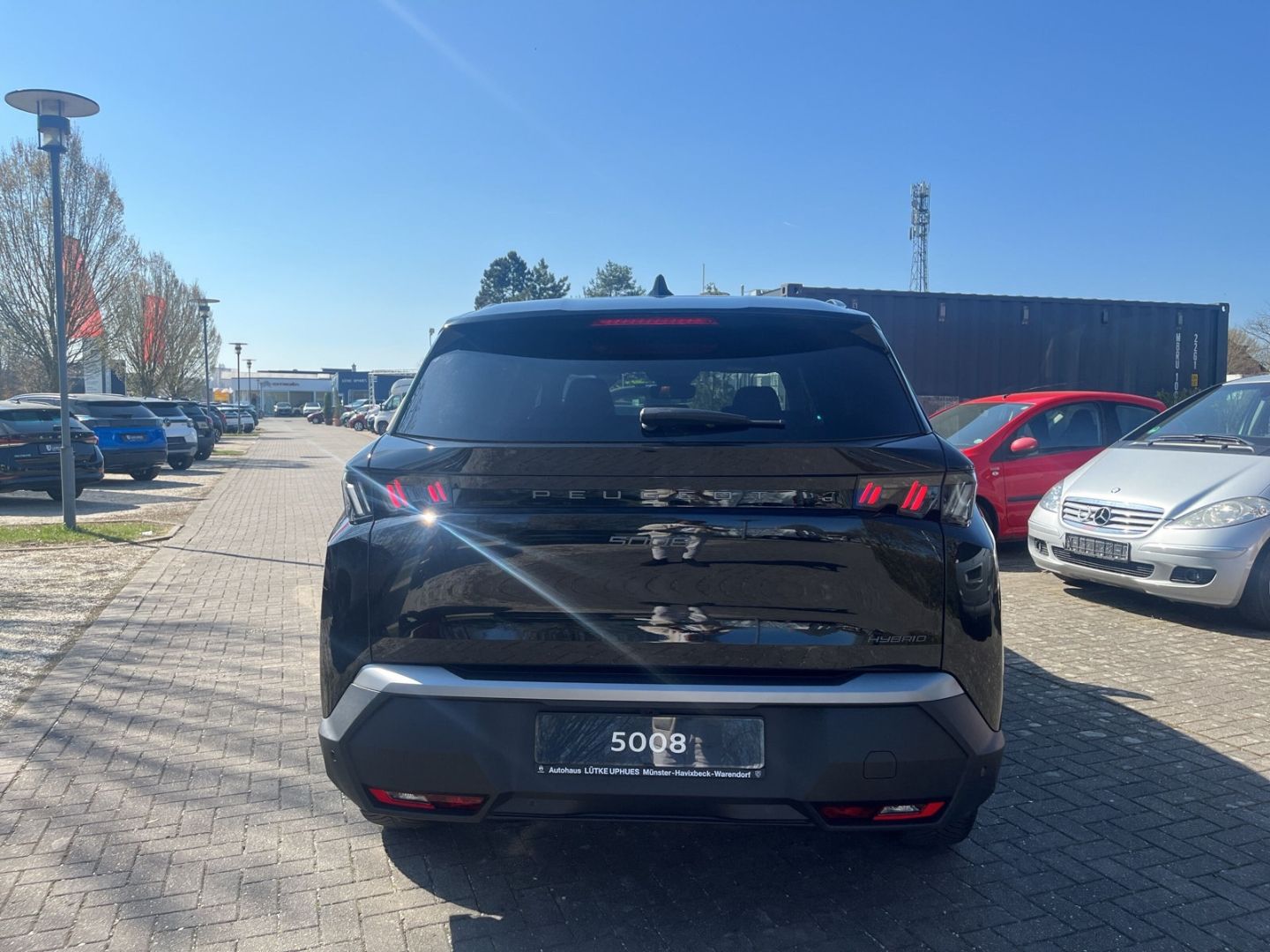 Fahrzeugabbildung Peugeot 5008 Allure HYBRID 145 Navi LED ACC CarPlay