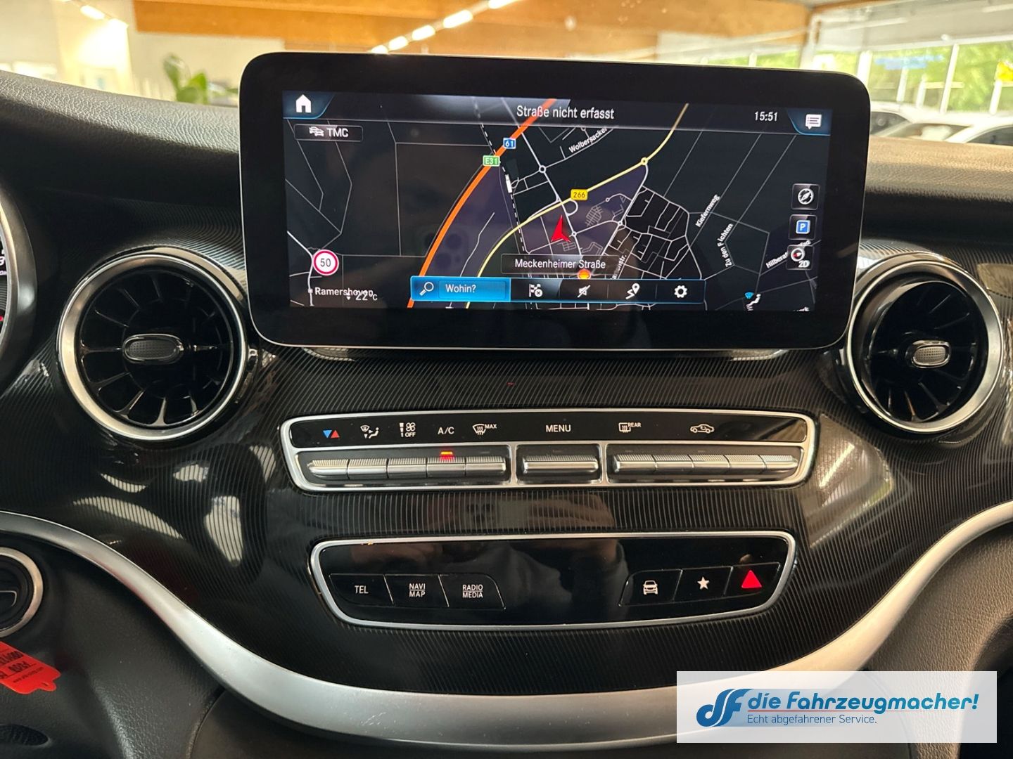Fahrzeugabbildung Mercedes-Benz V 220 d RISE kompakt Navi Apple CarPlay Android