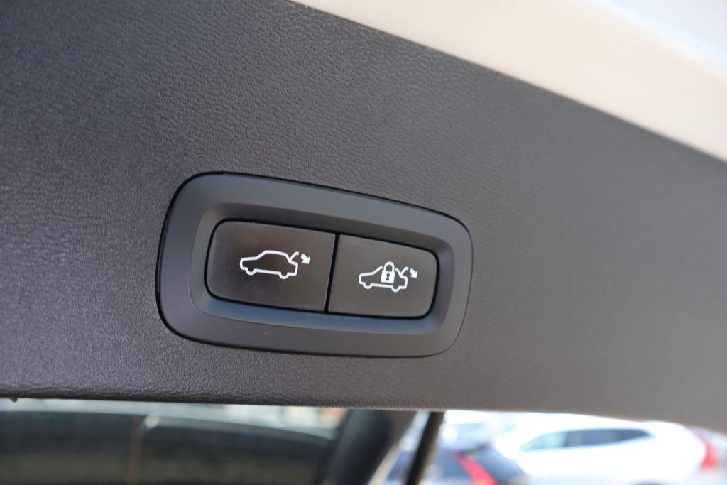 Volvo XC40 T5 Recharge DKG Plus Dark|ACC|NAVI|R-CAM|