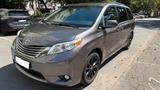 Toyota Sienna 3.5 V6 LE - Toyota Sienna: Van
