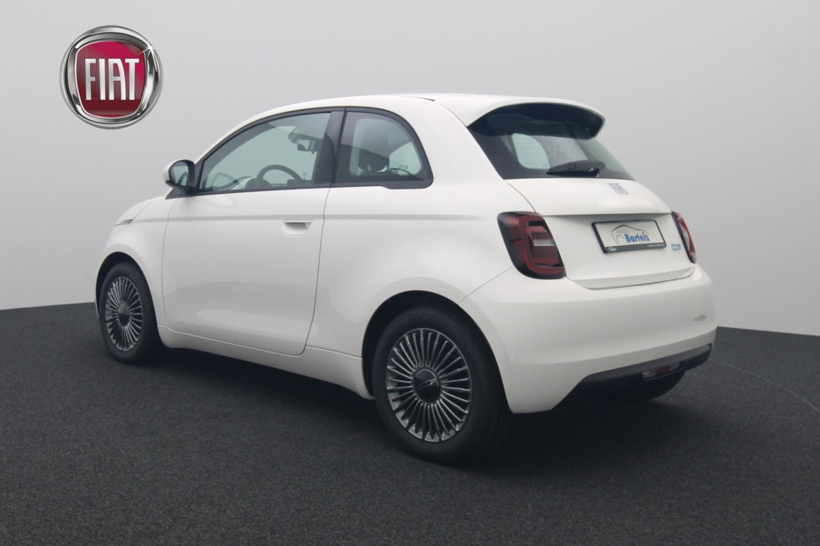 Fahrzeugabbildung Fiat 500E 3+1 Icon 42KWh Navigation Komfort-Paket