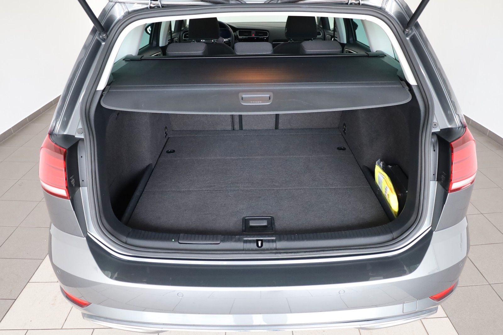 Fahrzeugabbildung Volkswagen Golf VII Variant Highline,Navi,LED,SH,ACC,AHK+WR