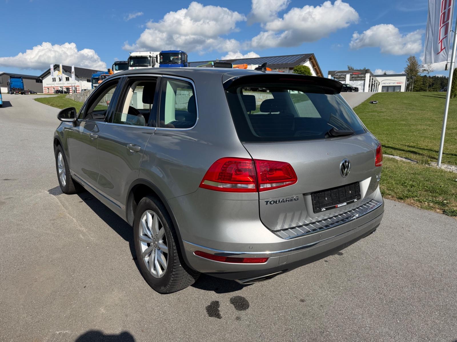Volkswagen Touareg 3.0 V6 TDI 262ch - Carnet entretien - Attelage - ACC - Bi-xénon