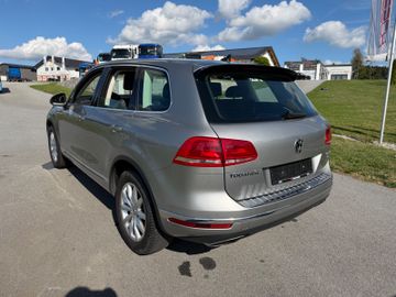 Volkswagen Touareg - 11