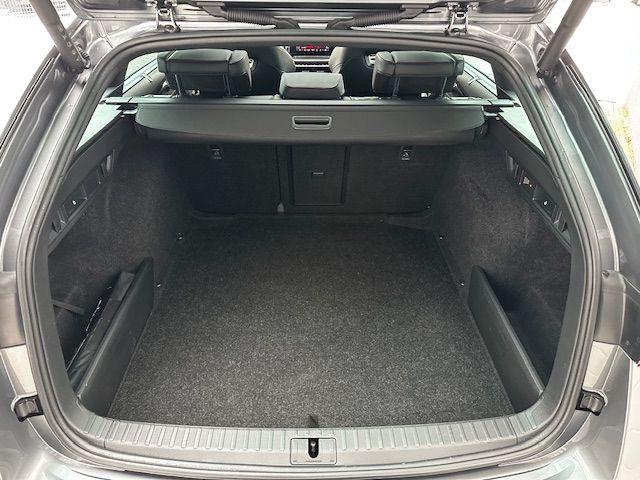 Octavia Combi RS Plus NAV;HUD;DCC;ACC;AHK;PANO