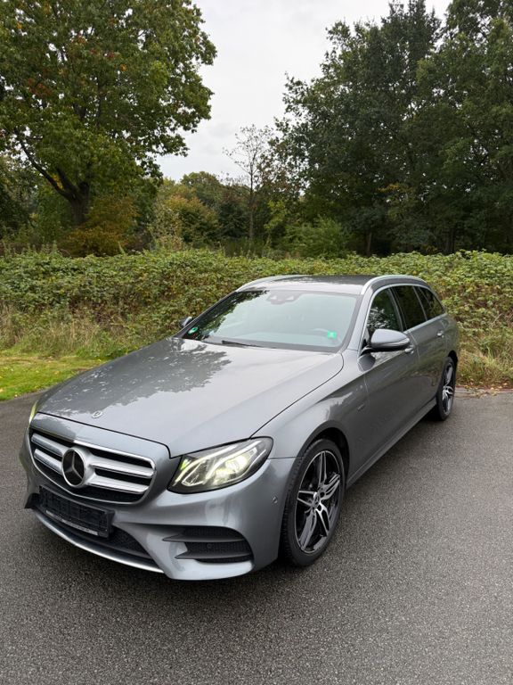 Image of Mercedes-Benz E 300