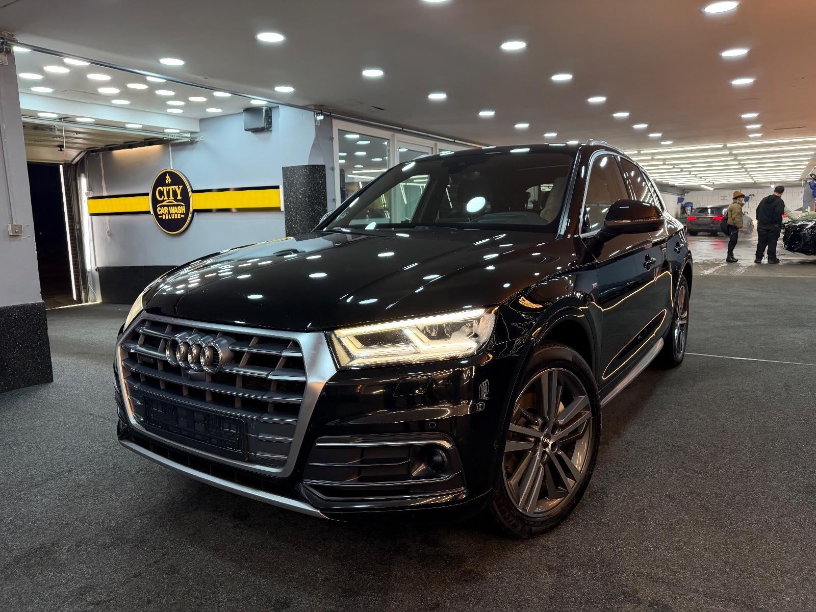 Audi Q5 2.0TDI stronic quattro/3X S Line /MATRIX/PANO