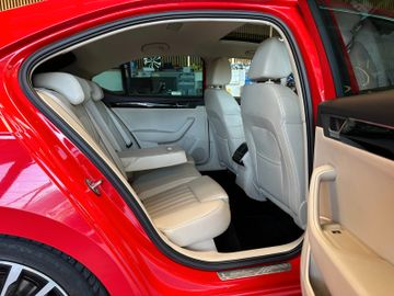 Skoda Superb Lim. L&K 4x4 *Leder*TÜV*Sitzh.*Sitzbelüft