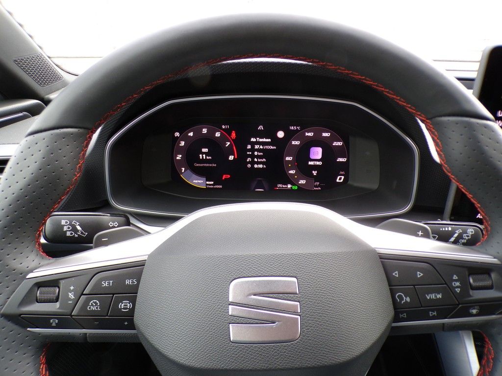 Fahrzeugabbildung SEAT Leon Sportstourer 1.5 eTSI DSG FR Black Edition
