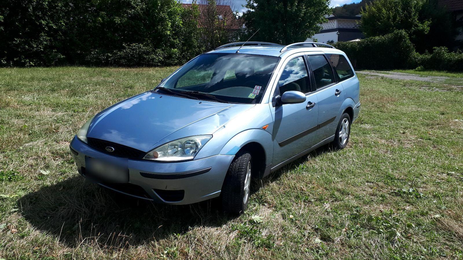 Ford Focus 2004 — rear view