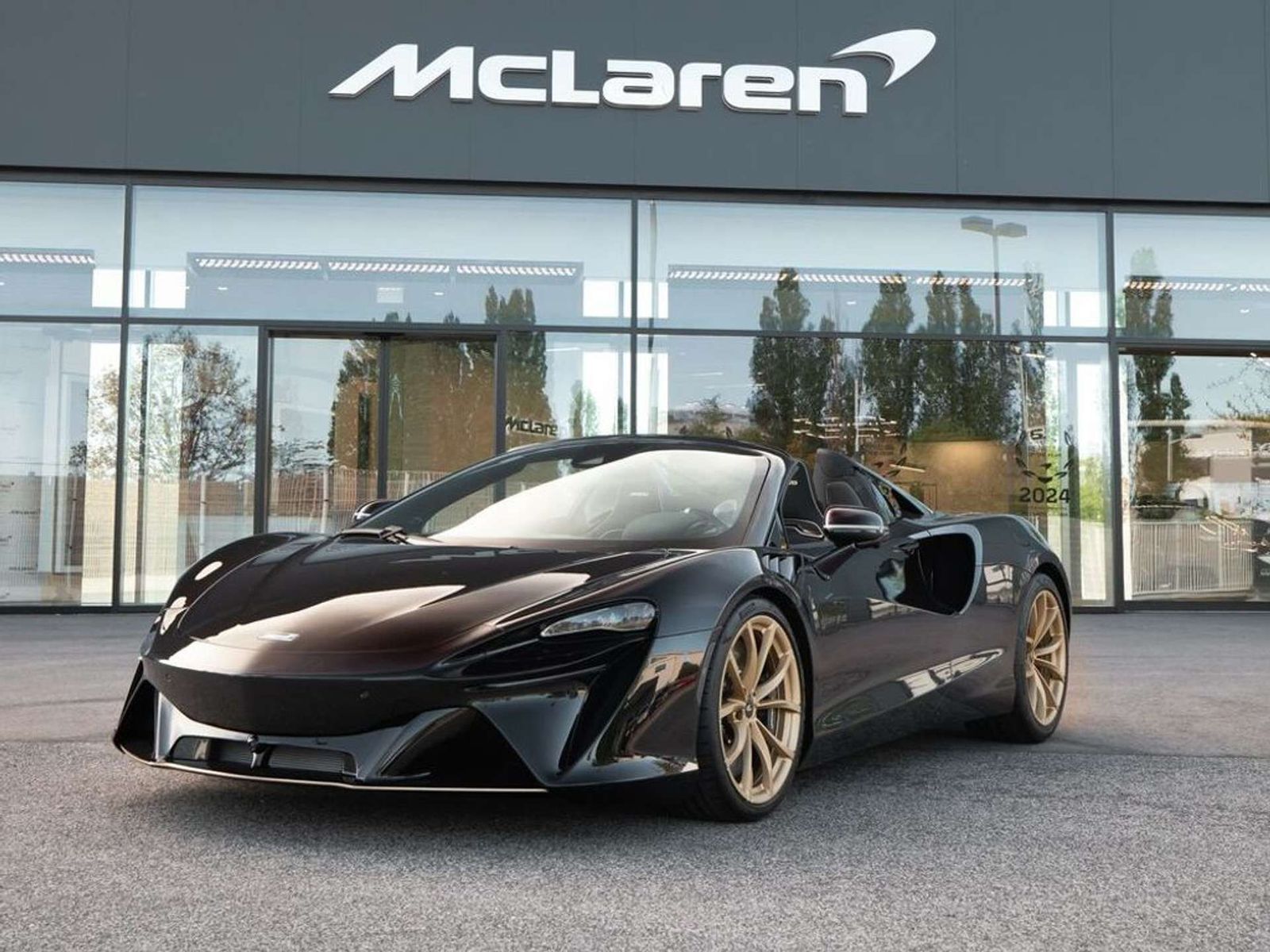McLaren Artura Spider / 1.99% Leasingaktion / B&W / Lift
