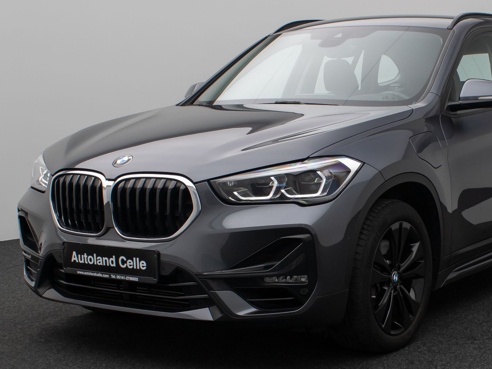 Fahrzeugabbildung BMW X1 xD25e SportLine Kamera HUD DAB HiFi AHK Alarm