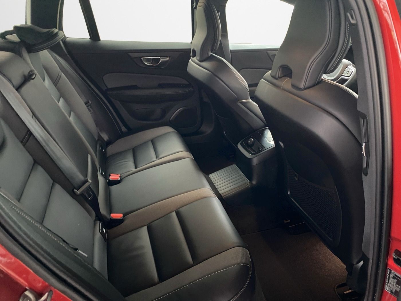 Volvo V60 T8 Ultimate Dark *DAB+*WinterP*SHZ*HUD foto 14