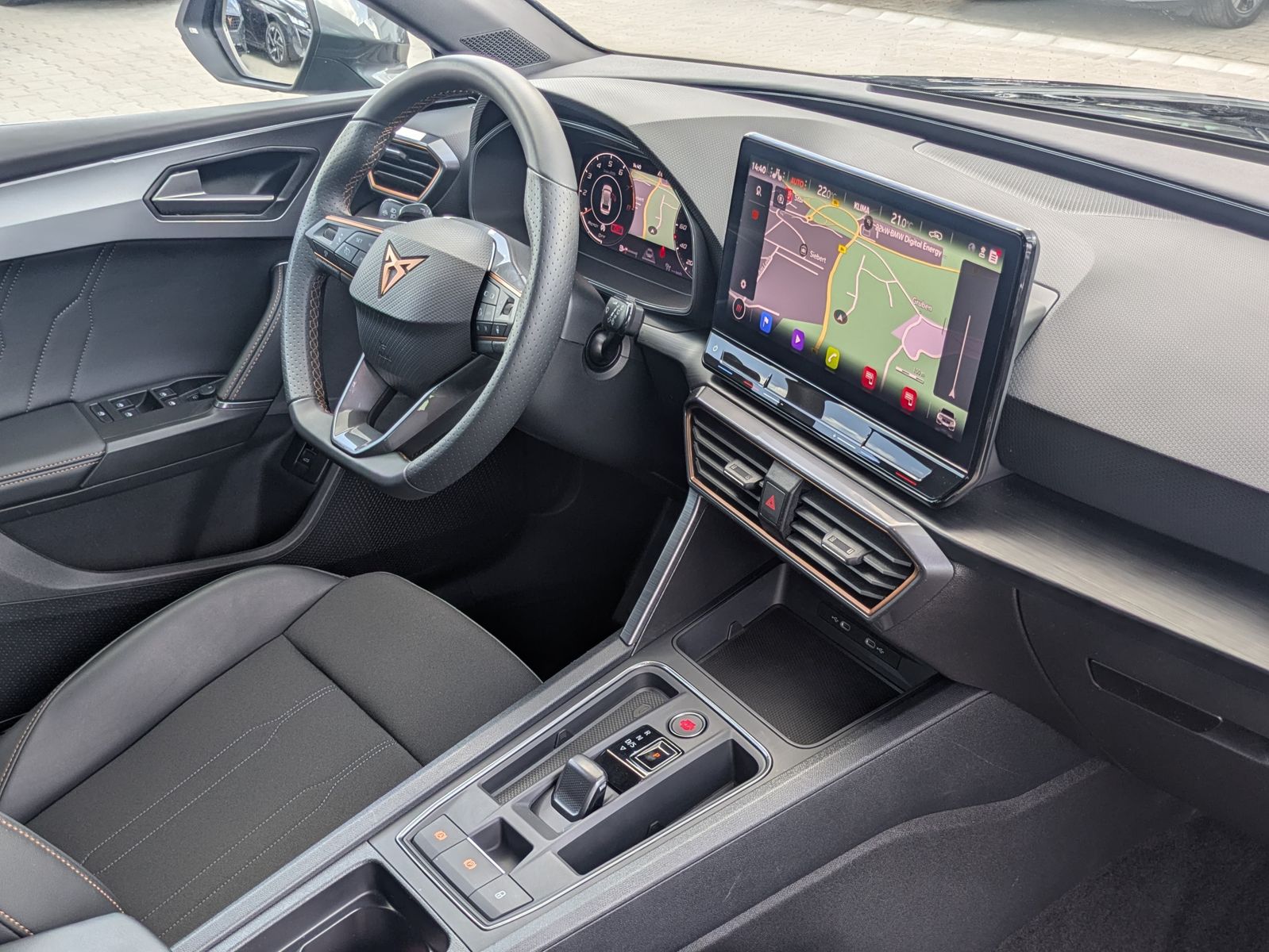 Fahrzeugabbildung CUPRA Leon 1.5 eTSI DSG MATRIX-LED*ACC*AHK*KAMERA*18"