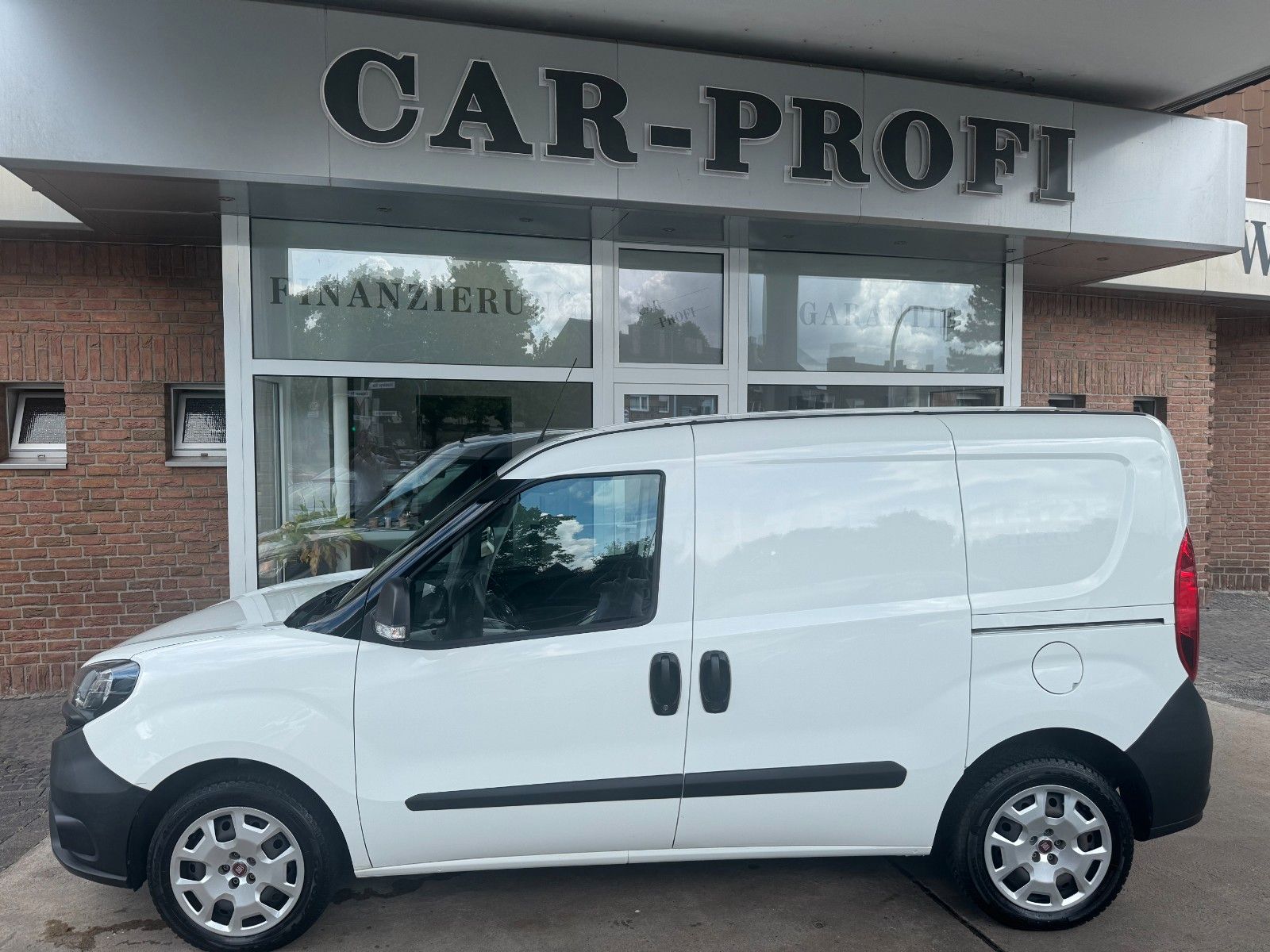 Fahrzeugabbildung Fiat Doblo SX Kasten Innenausbau/Navi/1.Hand