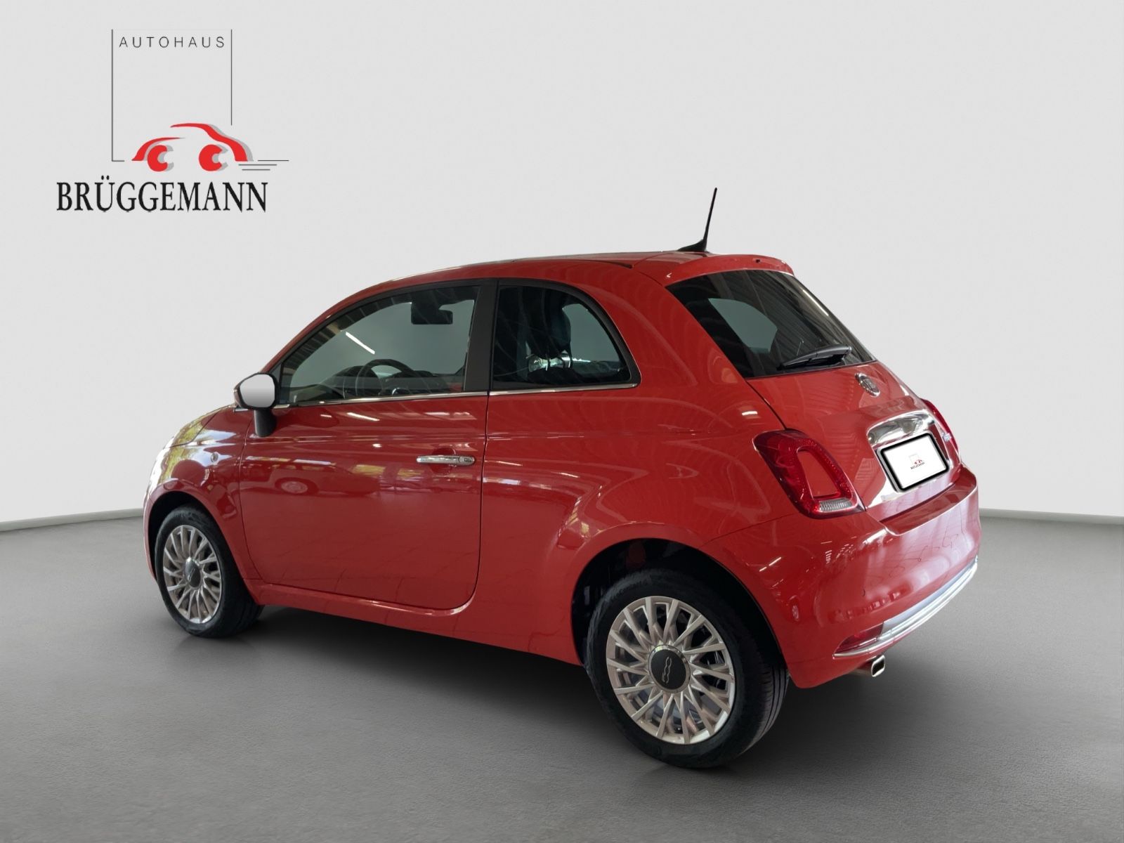 Fahrzeugabbildung Fiat 500 1.0 GSE Hybrid + Ganzjahresreifen
