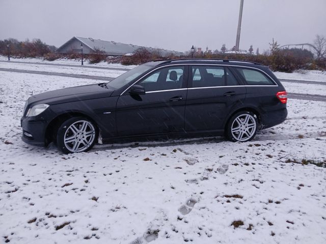 Mercedes-Benz E 220 CDI T BlueEFFICIENCY AVANTGARDE AVANTGARDE