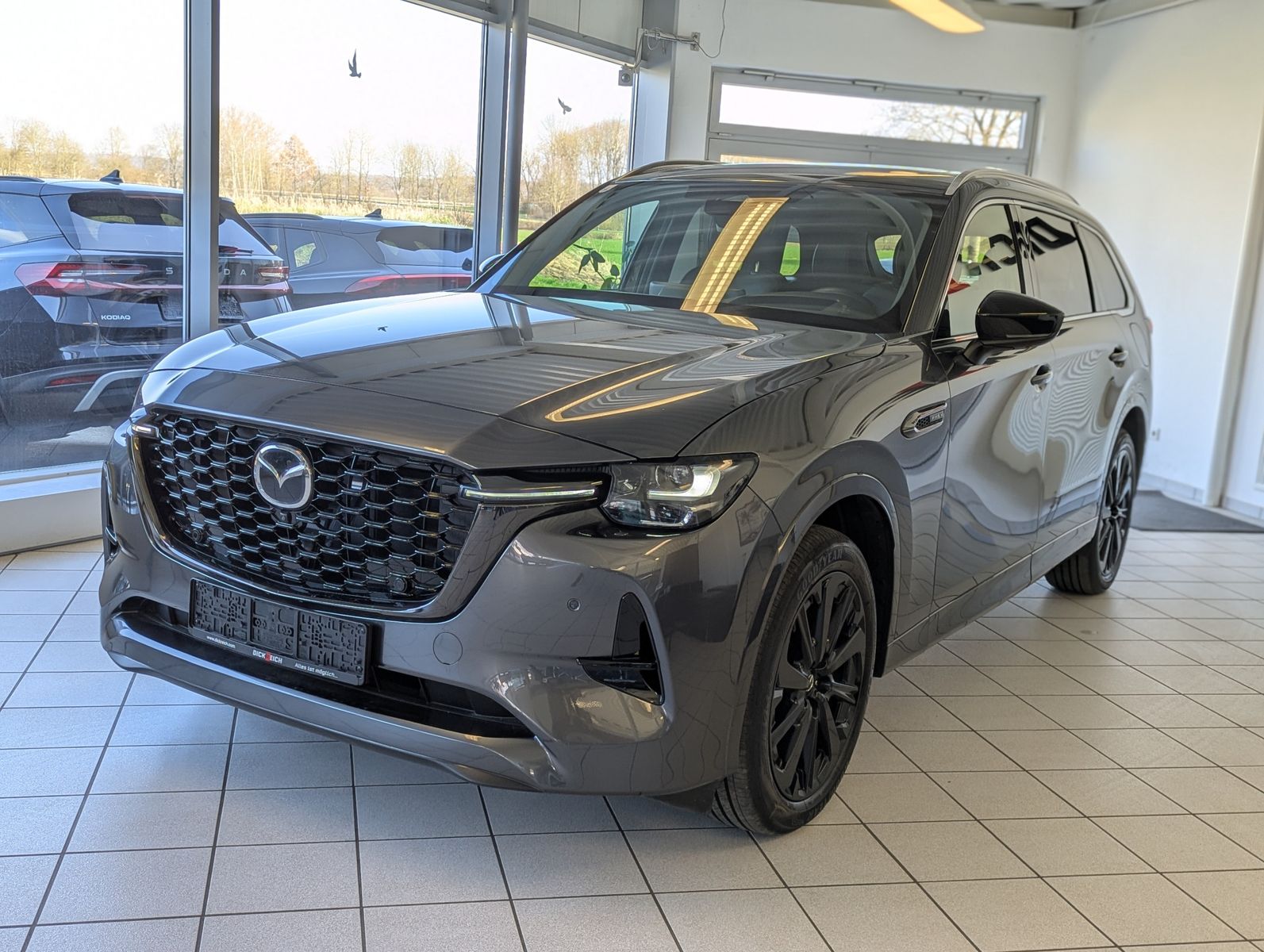 Fahrzeugabbildung Mazda CX-80 2.5 SKYACTIV PHEV 327 HOMURA+ 7-Sitze Pano