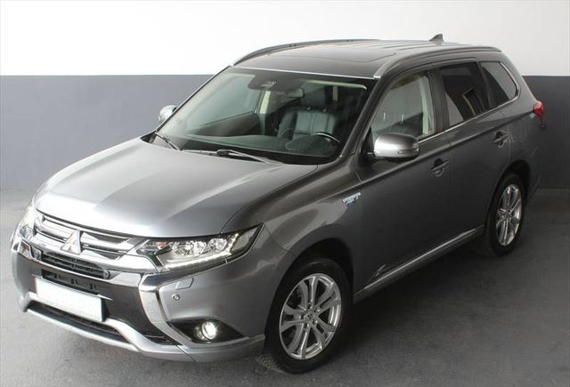 Mitsubishi Outlander Plug-in-Hybrid 4WD Top Leder Navi 1.Hd