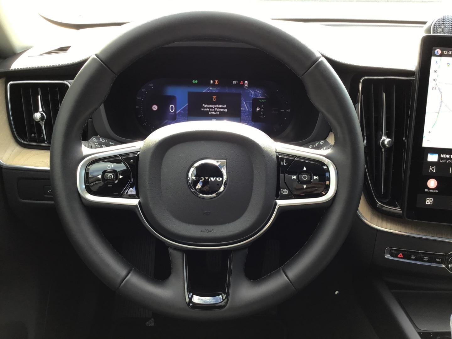 Volvo XC60 T8 Ultra Dark AWD PanoDach Cam Stdhzg.