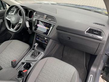 Volkswagen Tiguan - 12