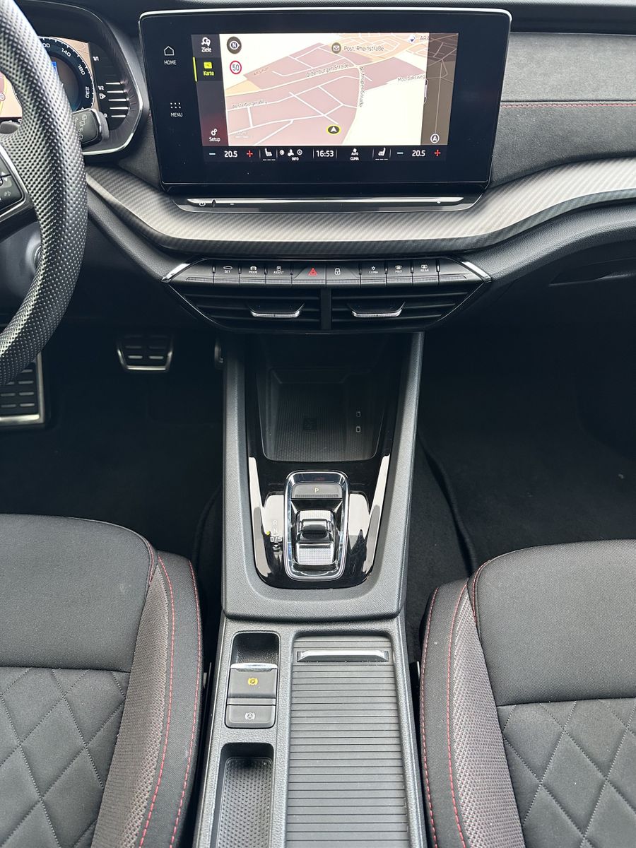 Fahrzeugabbildung SKODA Octavia Combi 2.0 TDI DSG RS NAV+LED+HEAD-UP+AHK