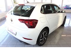 Fahrzeugabbildung Volkswagen Polo Life,4x Einparkhilfe,Leichtmetallräder,Navi