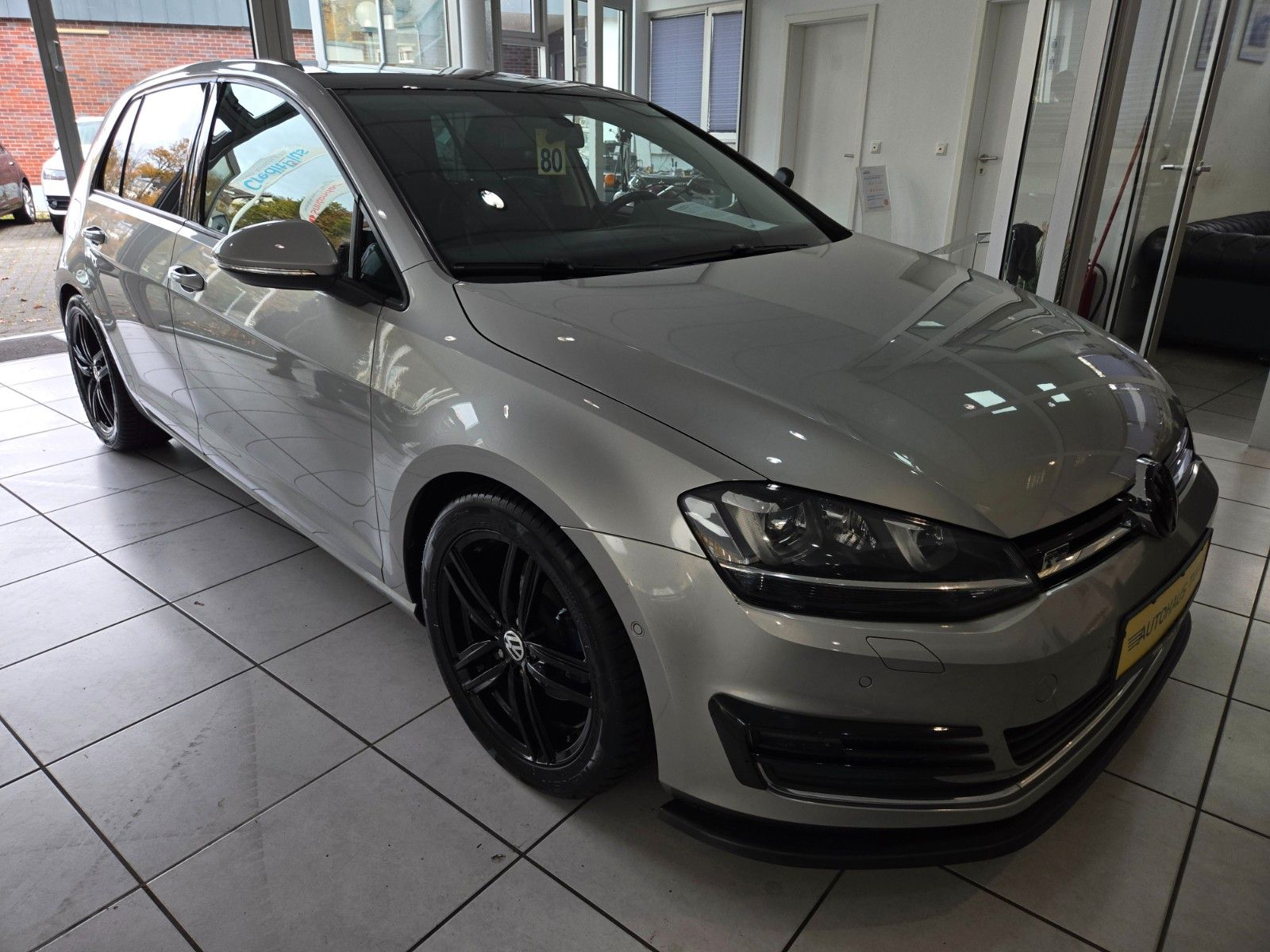 Fahrzeugabbildung Volkswagen Golf VII Lim. Highline BMT *PANORAMADACH*