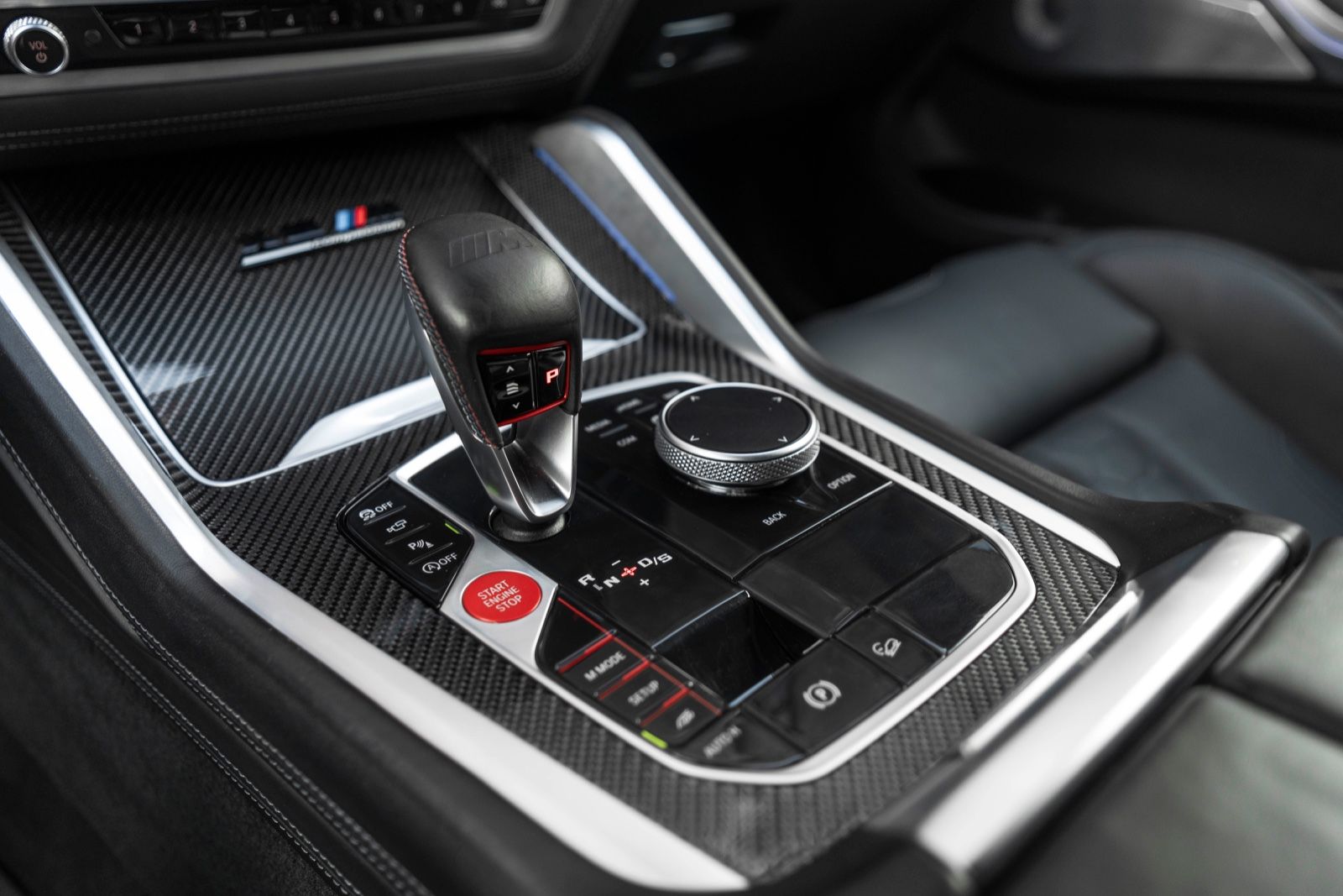 Fahrzeugabbildung BMW X5 M Competition B&W HUD 360 MASSAGE CARPLAY ACC