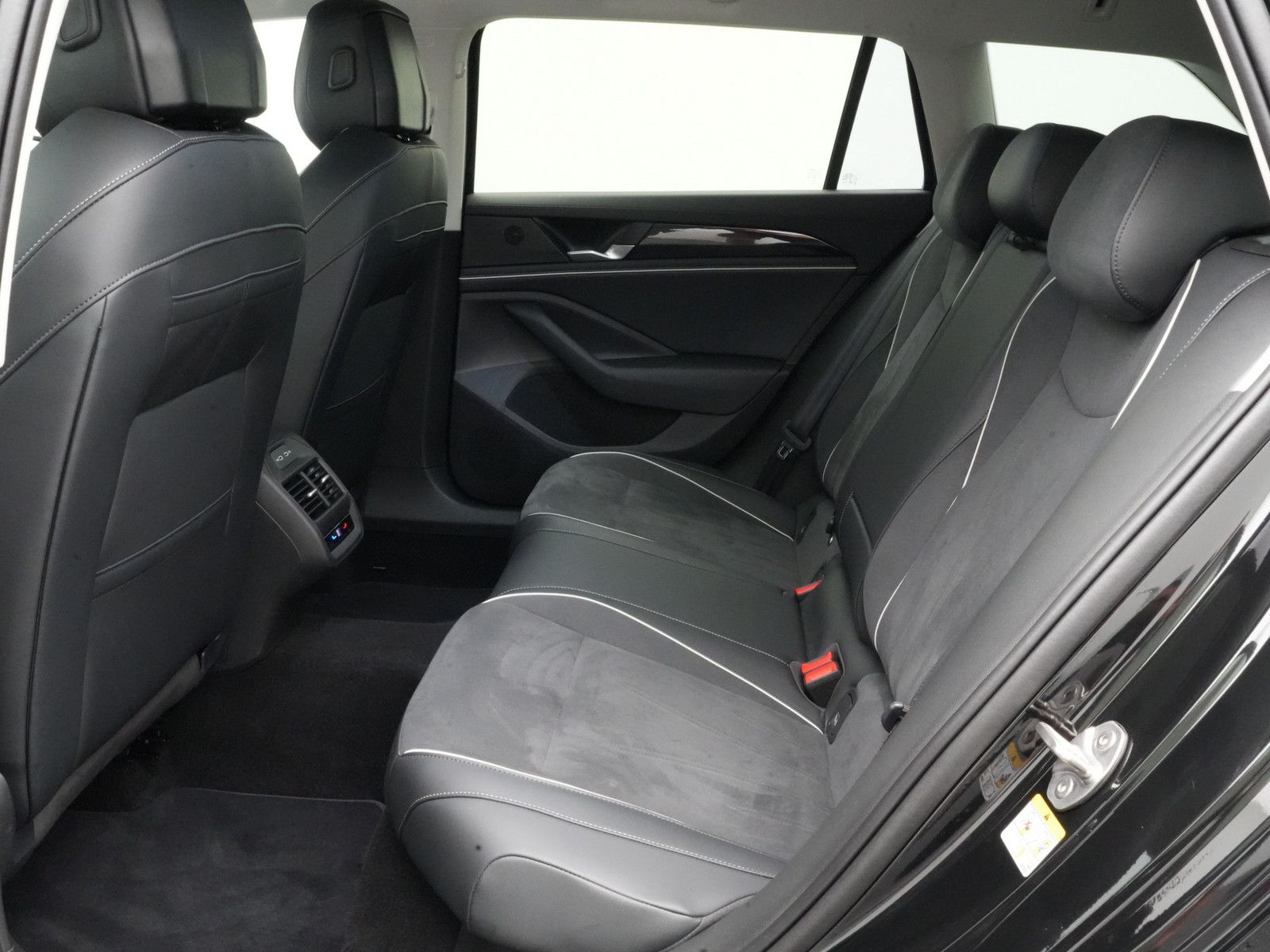 Volkswagen Passat - Bild 17