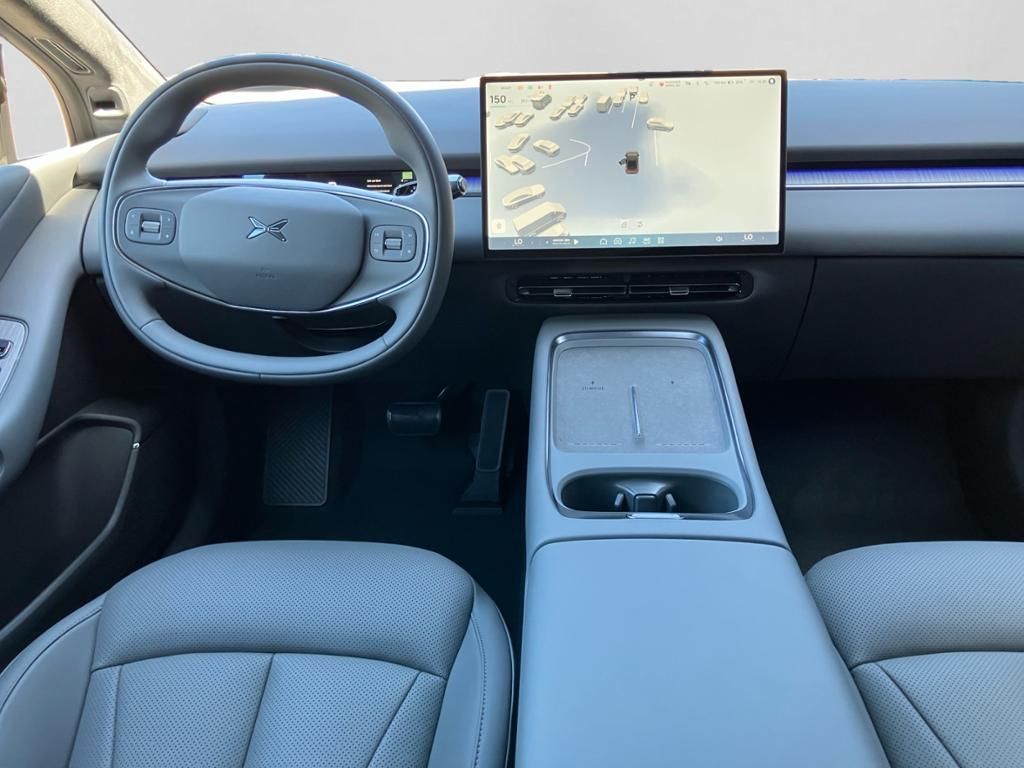 XPENG P7