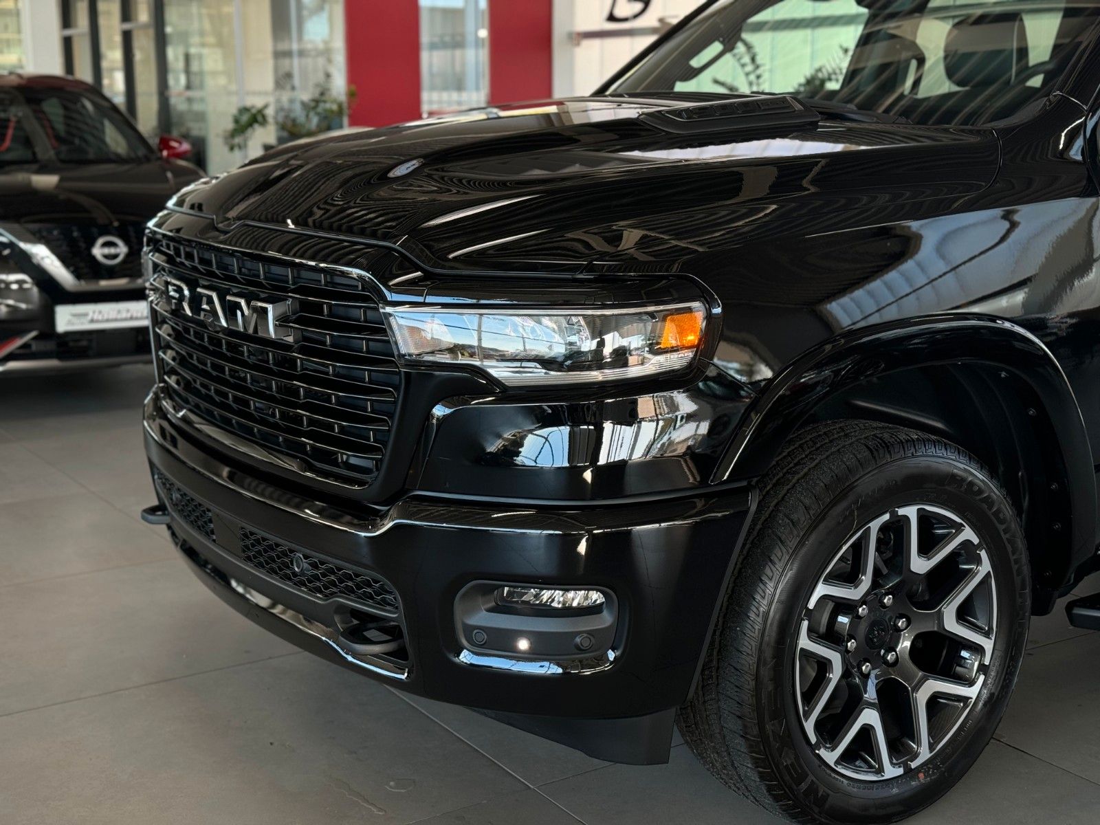Fahrzeugabbildung Dodge RAM 1500 Laramie Sport MY25 4x4 Voll