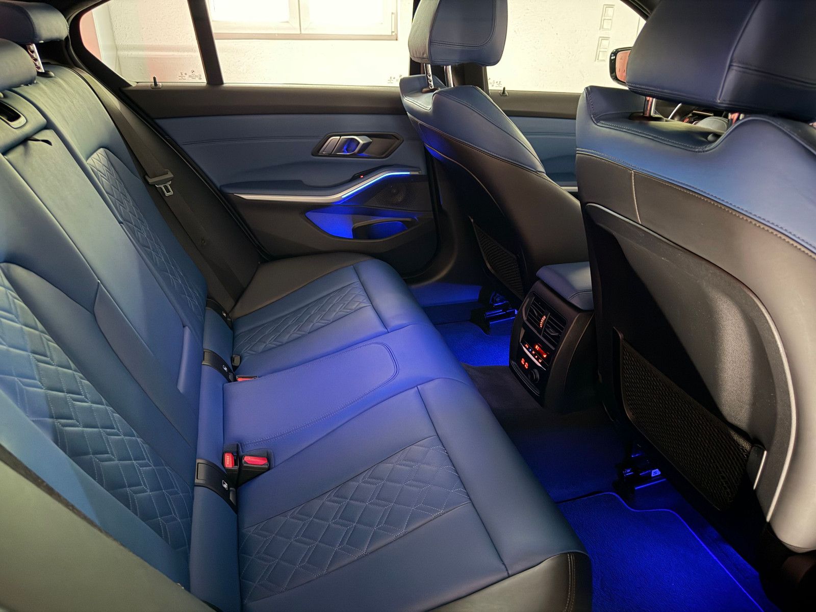 Fahrzeugabbildung BMW 330 d xDrive M SPORT/360*/ACC/HuD/LASER/DE FZG