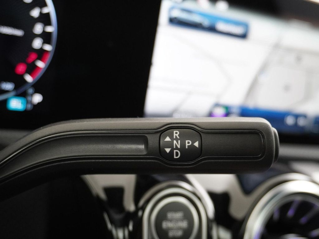 Mercedes-Benz A 250 e Star Edition AMG Line Plus | Panorama -