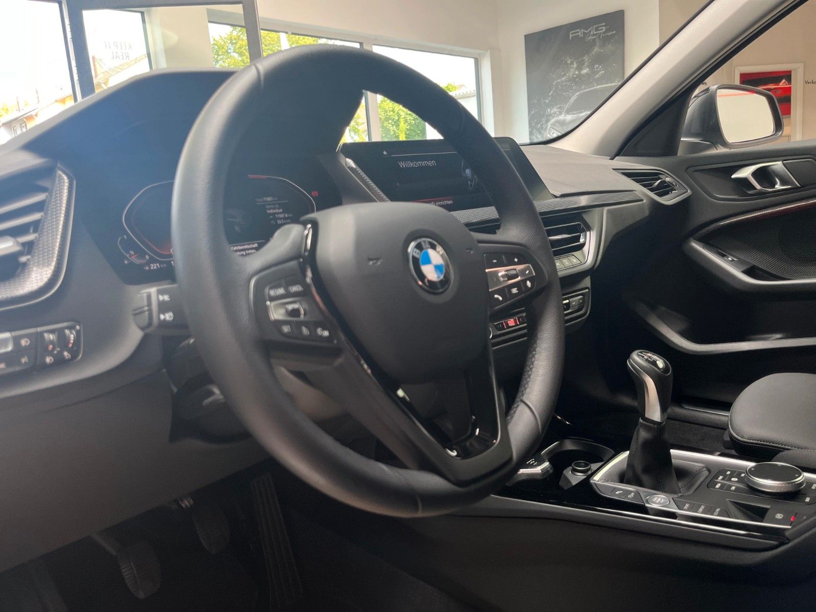 Fahrzeugabbildung BMW 118 i Advantage