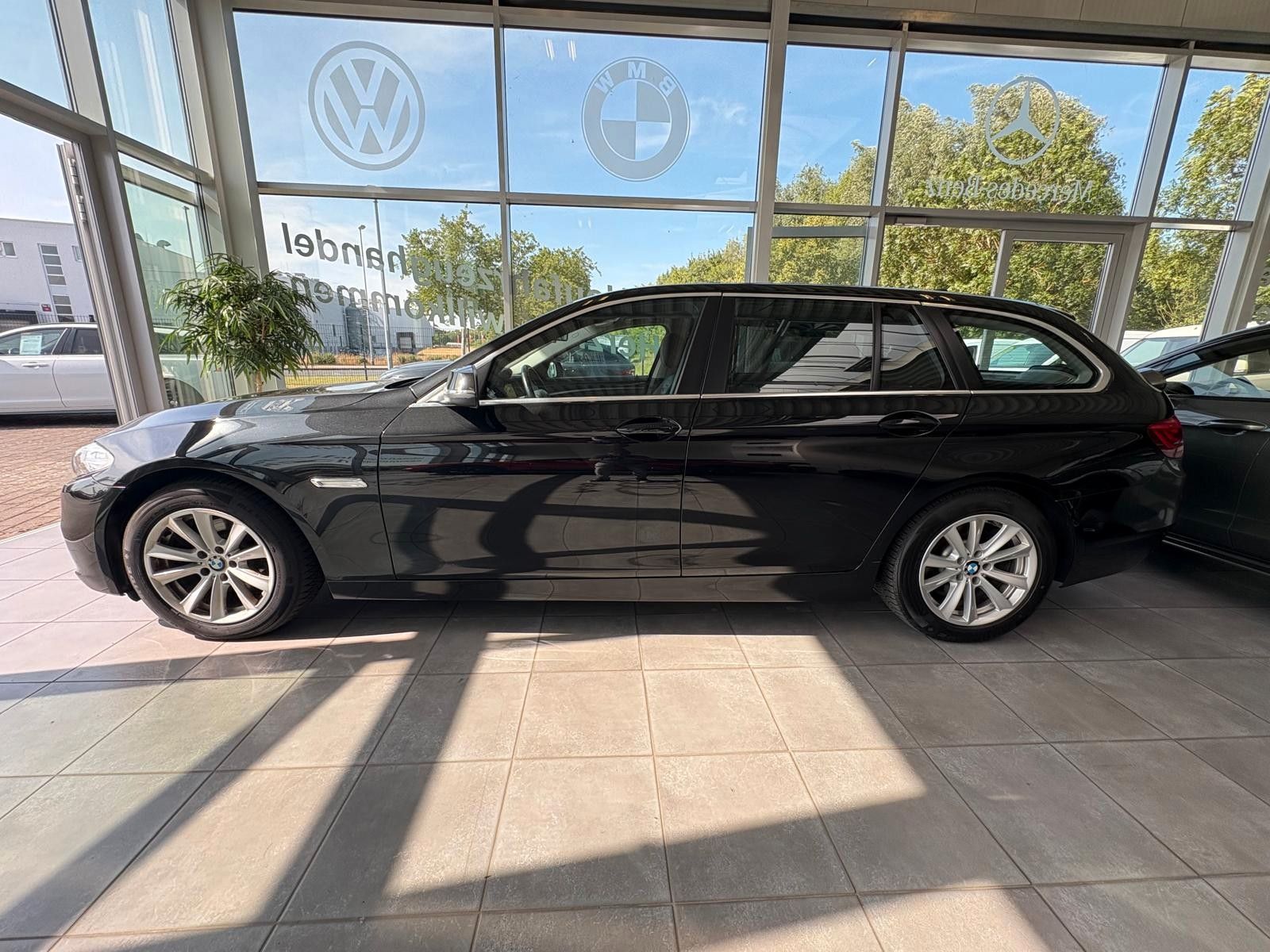 Fahrzeugabbildung BMW 518 Touring/E-Sitze/Navi/PDC/Xenon
