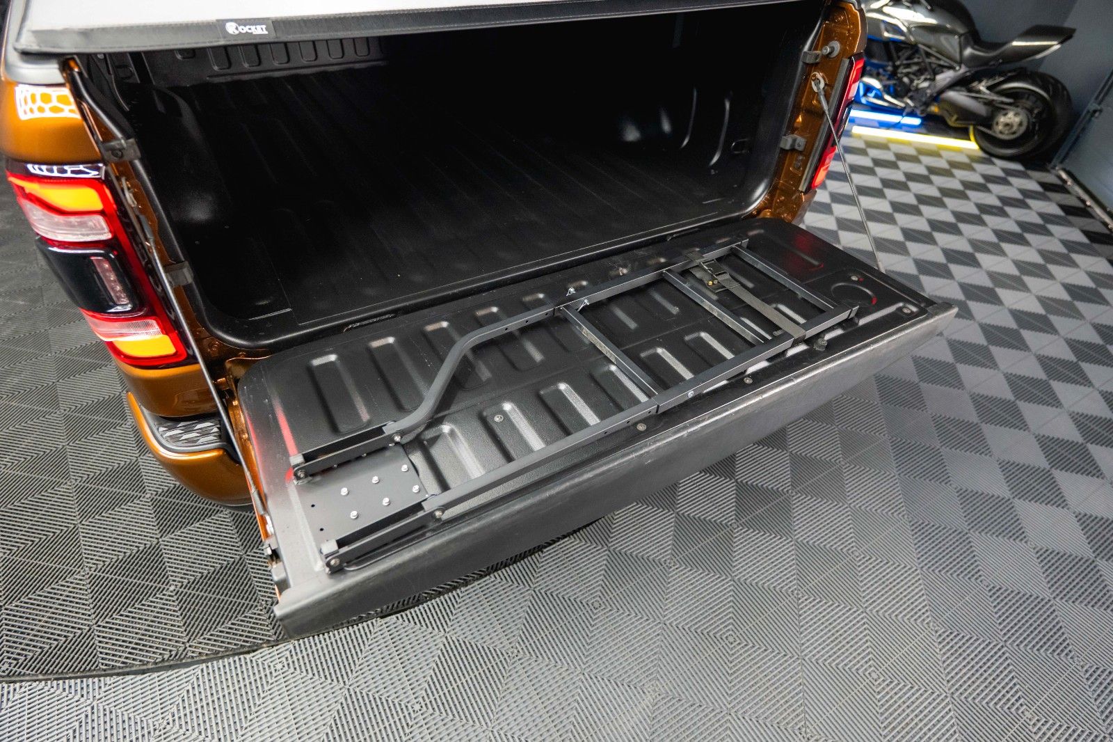 Fahrzeugabbildung Dodge RAM 5.7 V8 HEMI 4x4 COPPERHEAD Offroad LONGBED