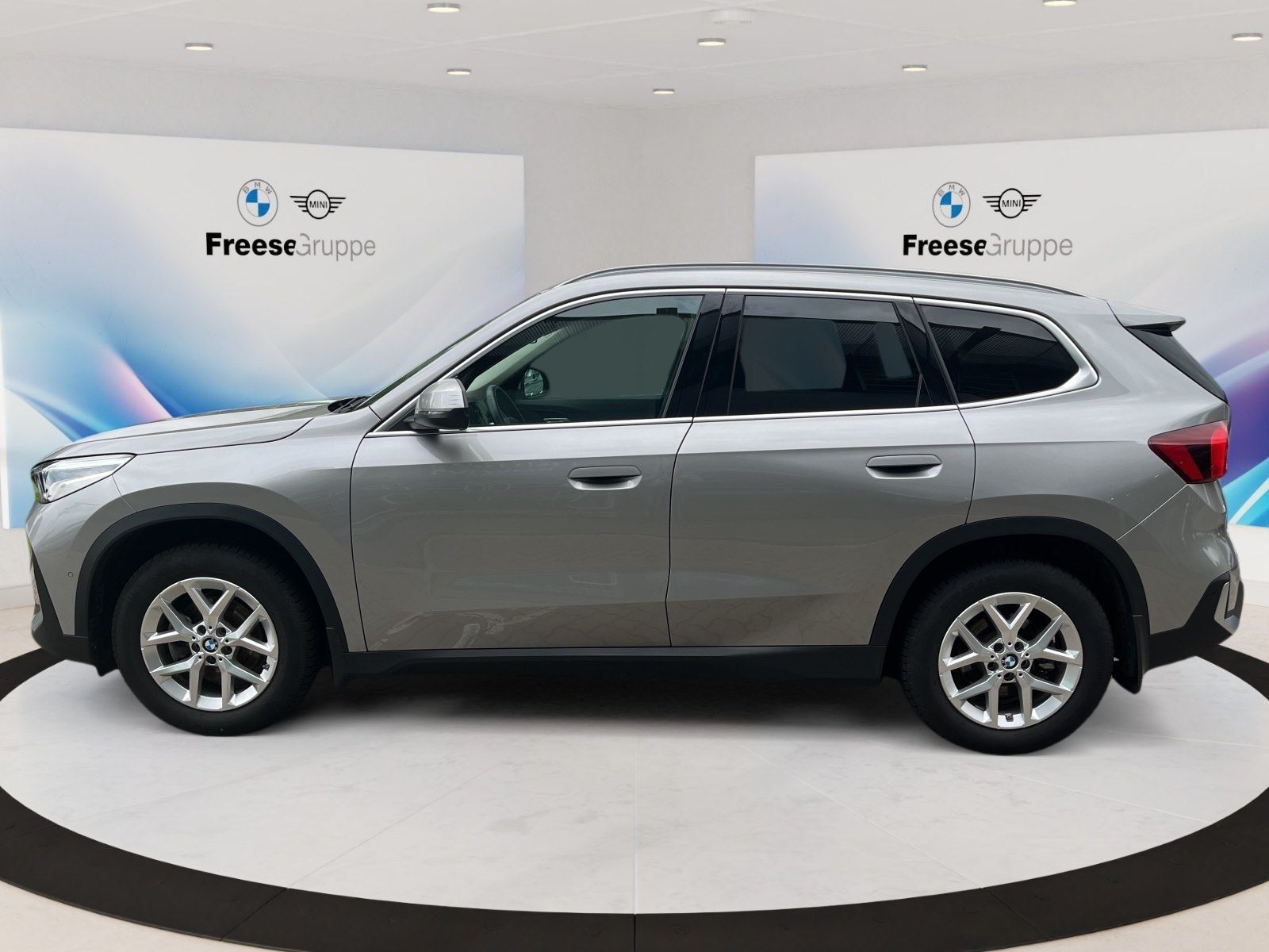 BMW X1 xDrive20d AHK PANO RFK HIFI LENKRADHZ XDRIVE imagem 3