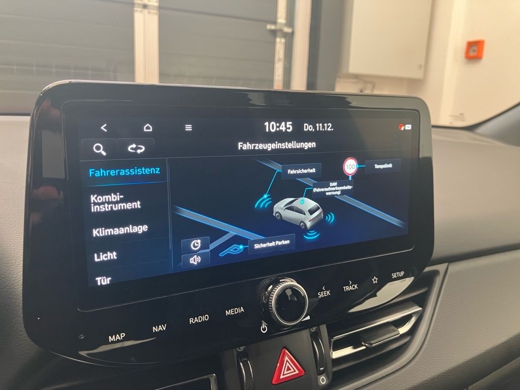 Fahrzeugabbildung Hyundai i30 FL Kombi (MY25) 1.5 T-GDI (140 PS) 48V 6-MT