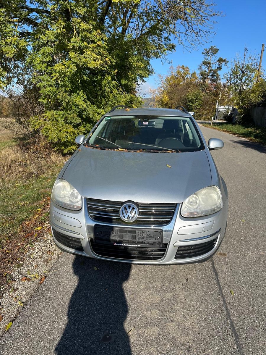 Volkswagen Golf 2008 — rear view