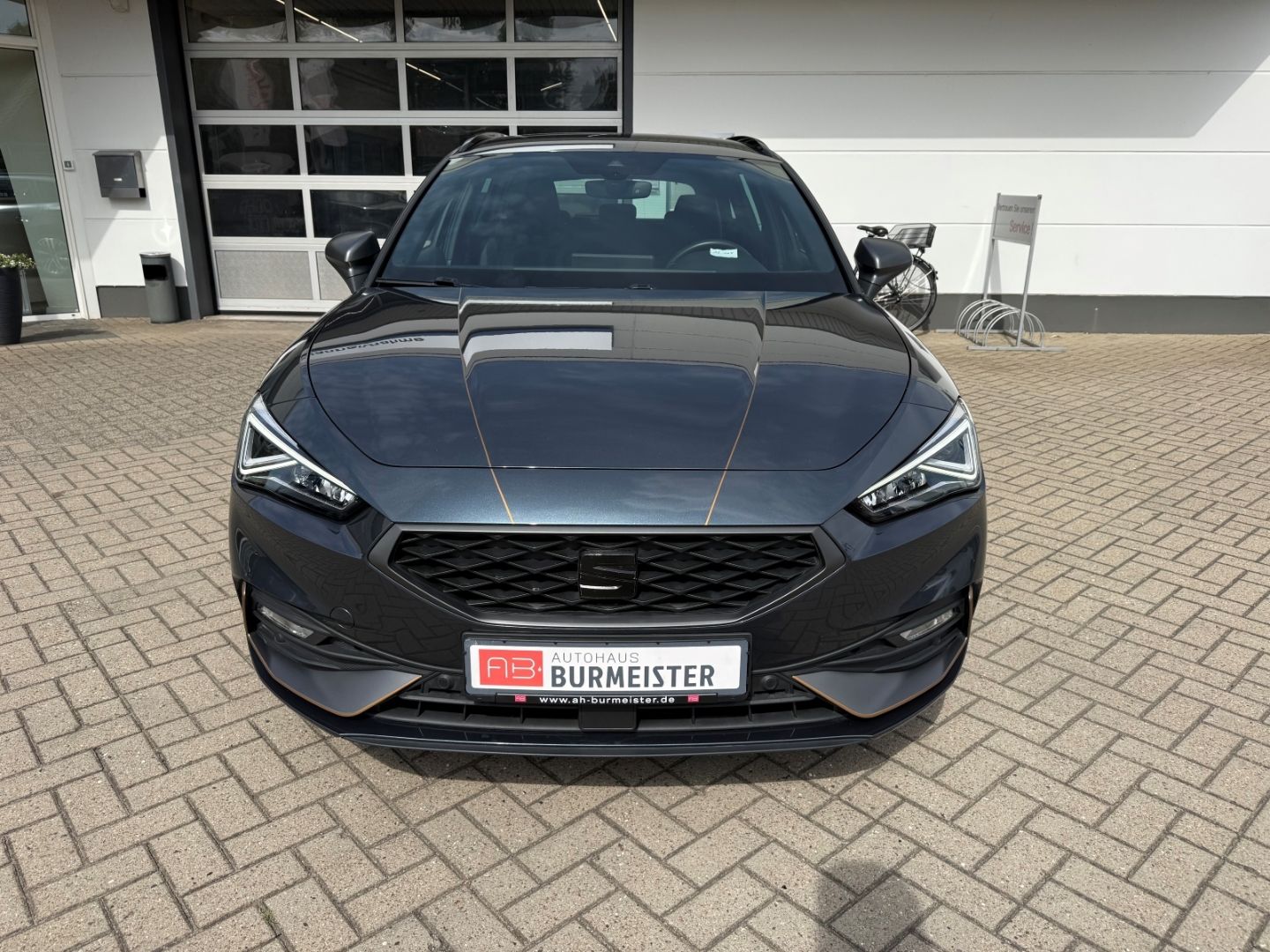 Fahrzeugabbildung SEAT Leon Sportstourer1.5eTSI FR  AHK LED Carplay Nav