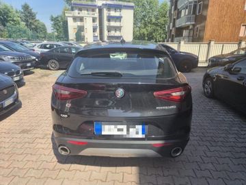 Alfa-Romeo Stelvio - 5