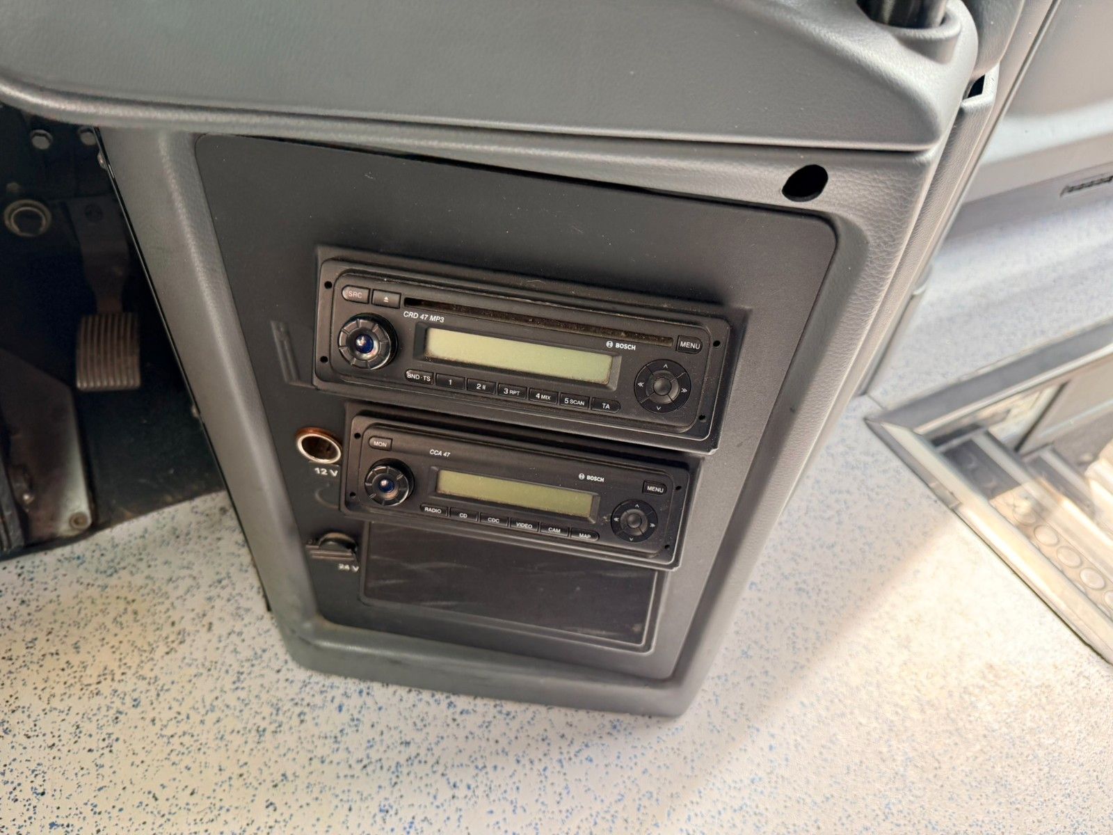 SETRA  2013 - Image 9 of 26
